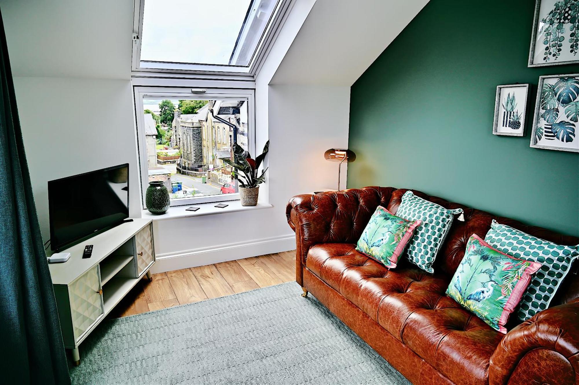 Porthmadog, Sleeps 11, 5 Bedrooms, 5 Bathrooms, Mountain Views Exterior photo