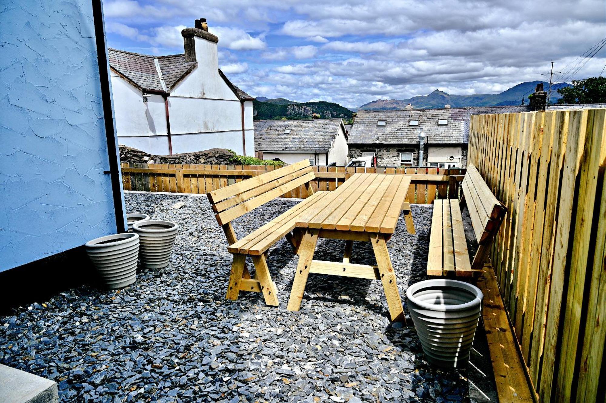 Porthmadog, Sleeps 11, 5 Bedrooms, 5 Bathrooms, Mountain Views Exterior photo